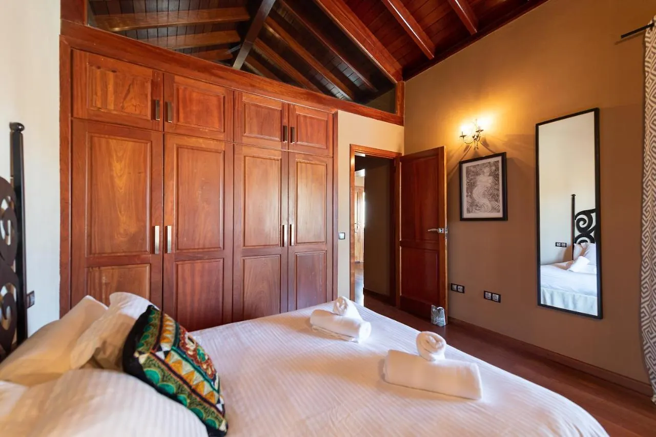 Homeforguest Oasis Villa With Swimming Pool In 4000M2 Garden Трикивихате Испания